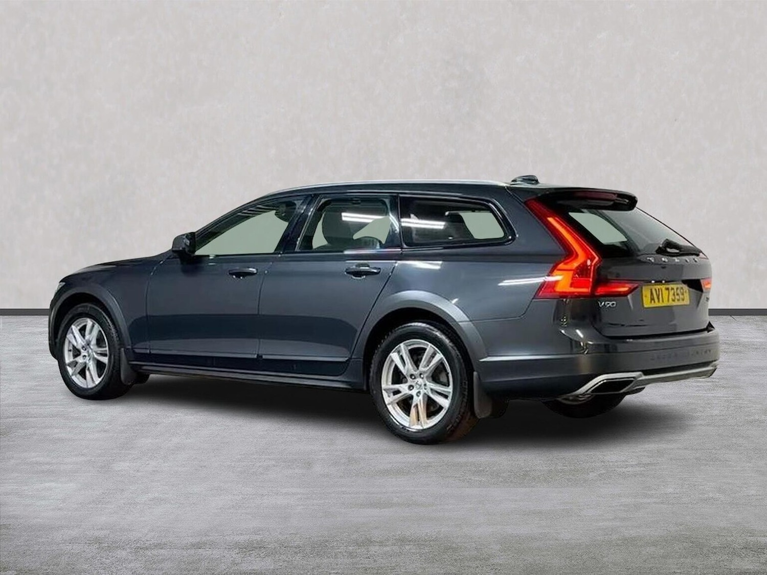 Used Volvo V90 2019 for sale - 76846029: Photo 2