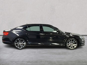 Used Skoda Superb 2020 for sale - 75714079: Photo