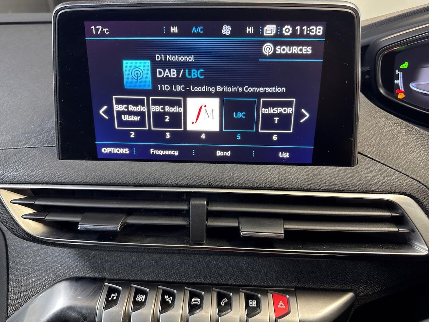 Used Peugeot 3008 2018 for sale - 76884957: Photo 11