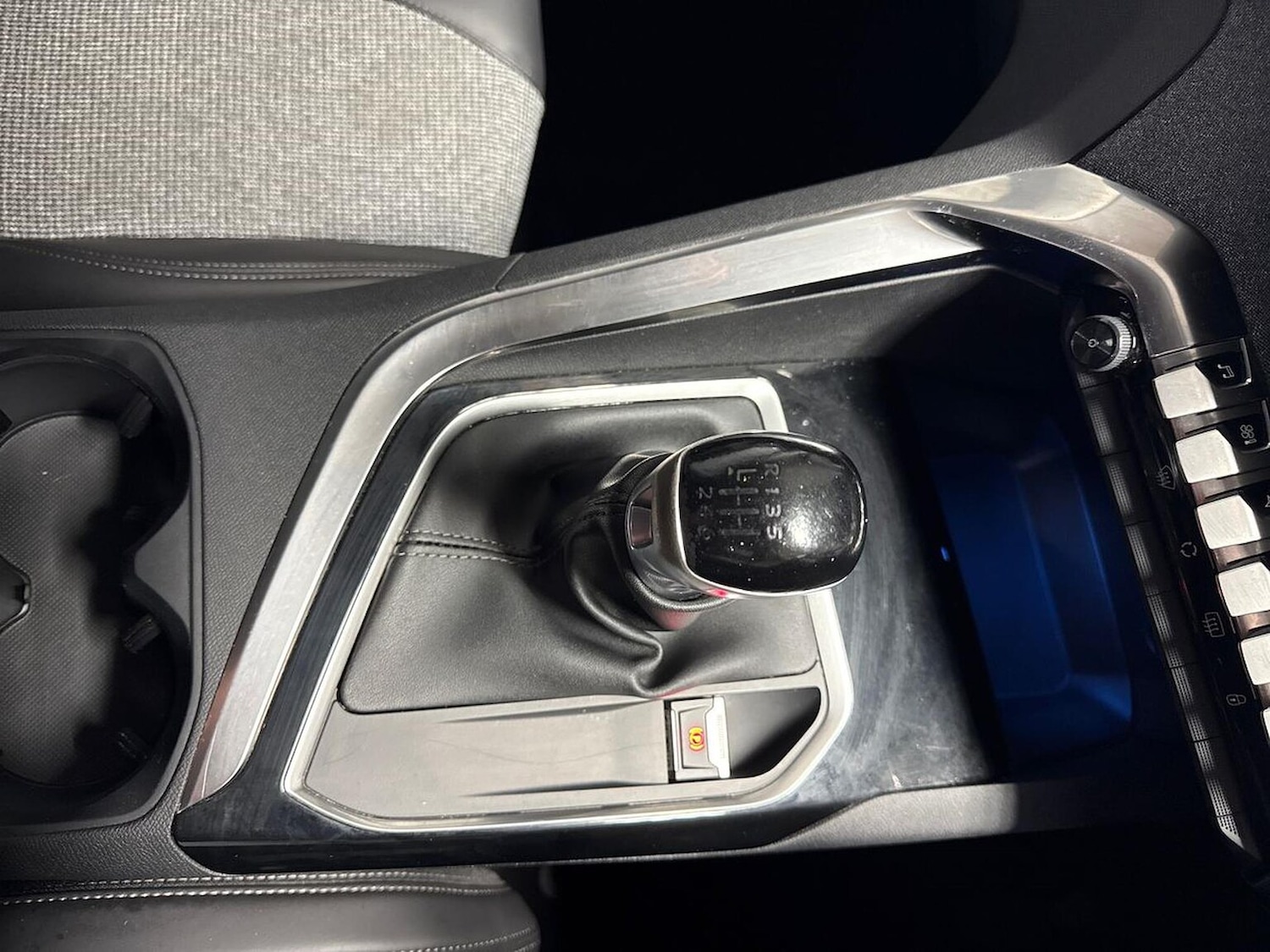 Used Peugeot 3008 2018 for sale - 76884957: Photo 13