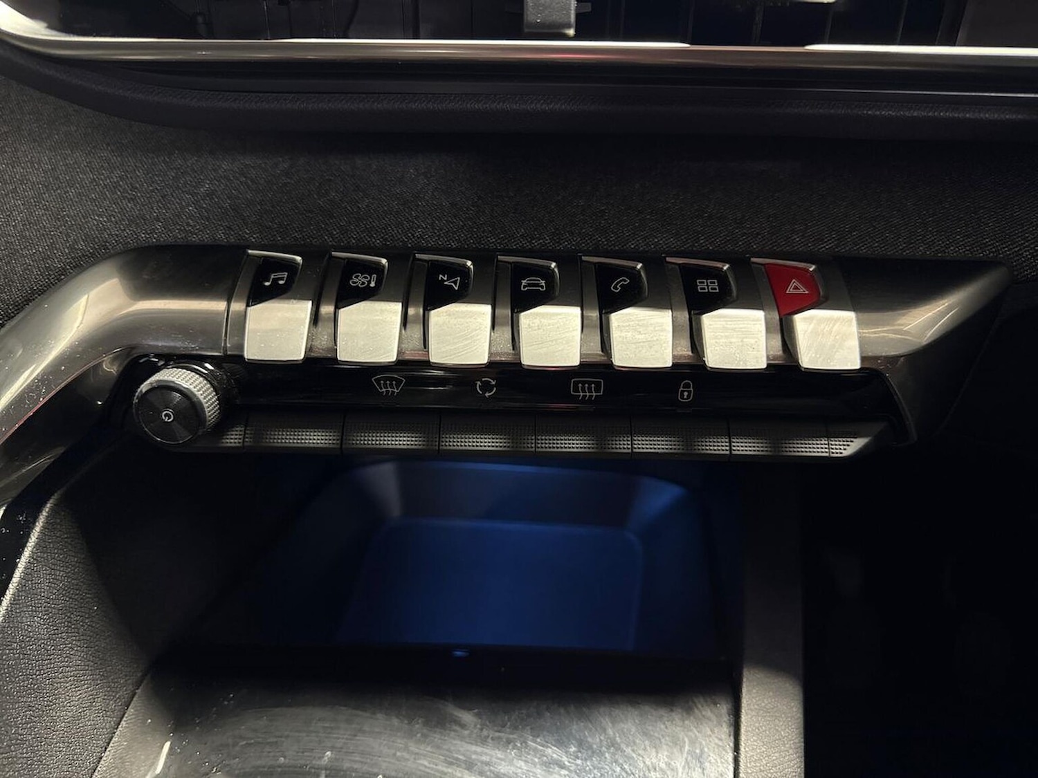 Used Peugeot 3008 2018 for sale - 76884957: Photo 23