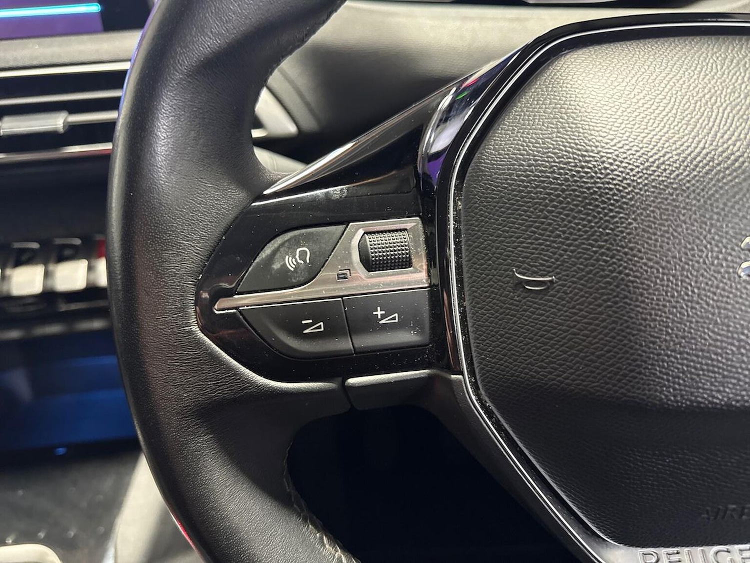 Used Peugeot 3008 2018 for sale - 76884957: Photo 24