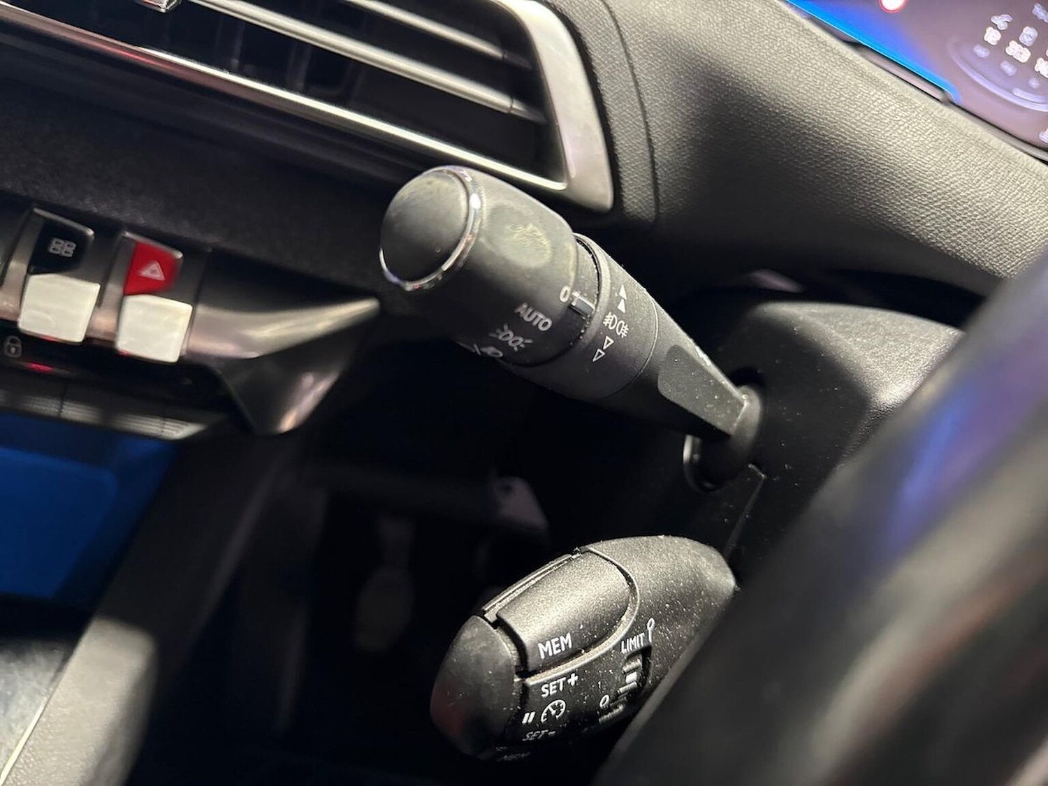 Used Peugeot 3008 2018 for sale - 76884957: Photo 26