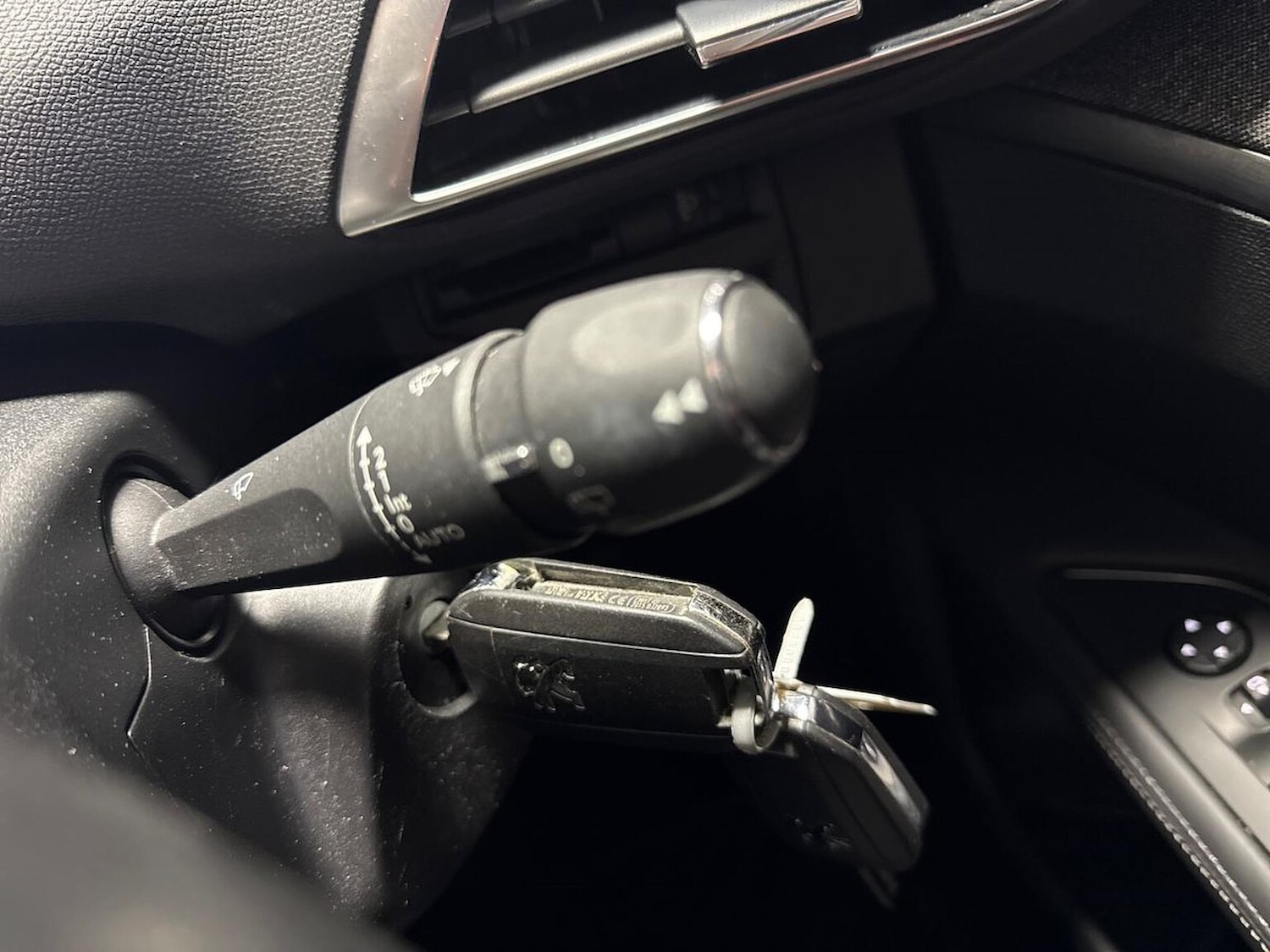 Used Peugeot 3008 2018 for sale - 76884957: Photo 27