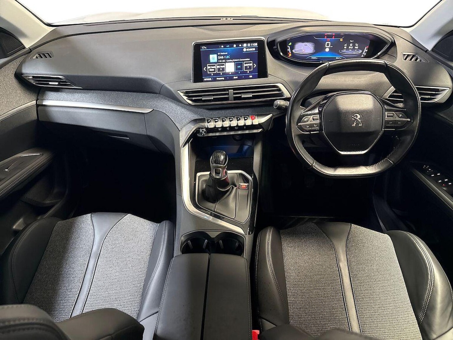 Used Peugeot 3008 2018 for sale - 76884957: Photo 8