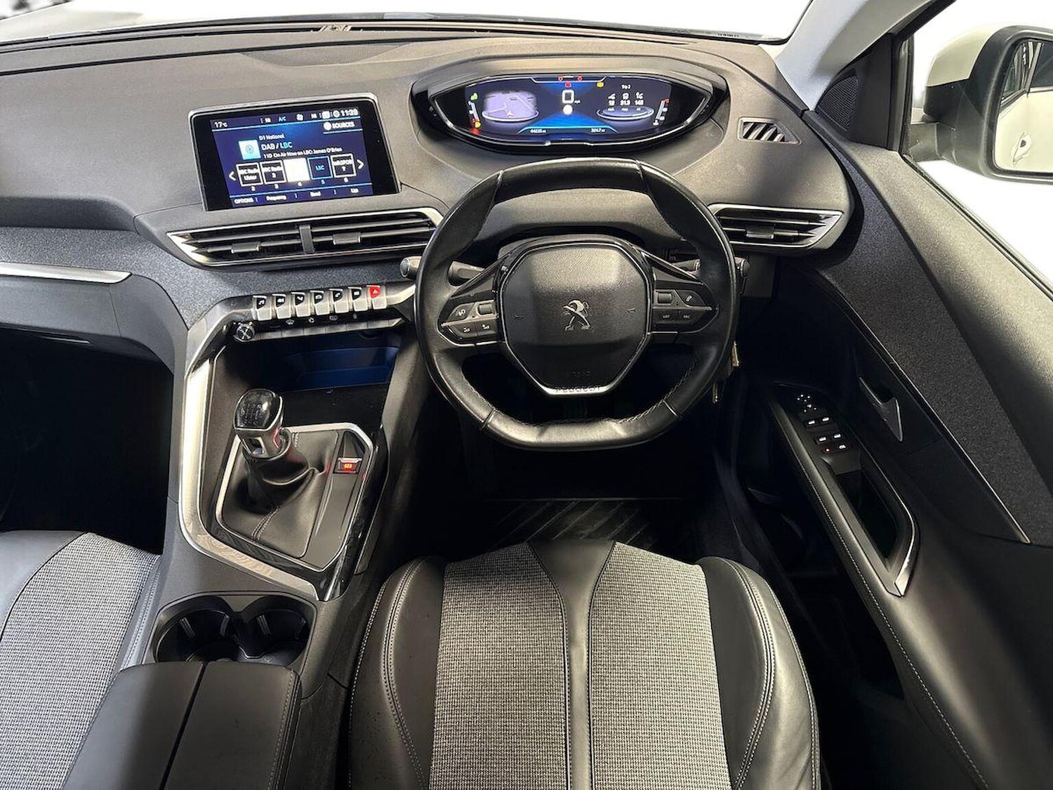 Used Peugeot 3008 2018 for sale - 76884957: Photo 9