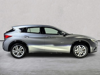 Used Infiniti Q30 2017 for sale - 77555295: Photo