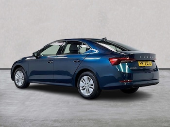 Used Skoda Octavia 2023 for sale - 75962434: Photo 2