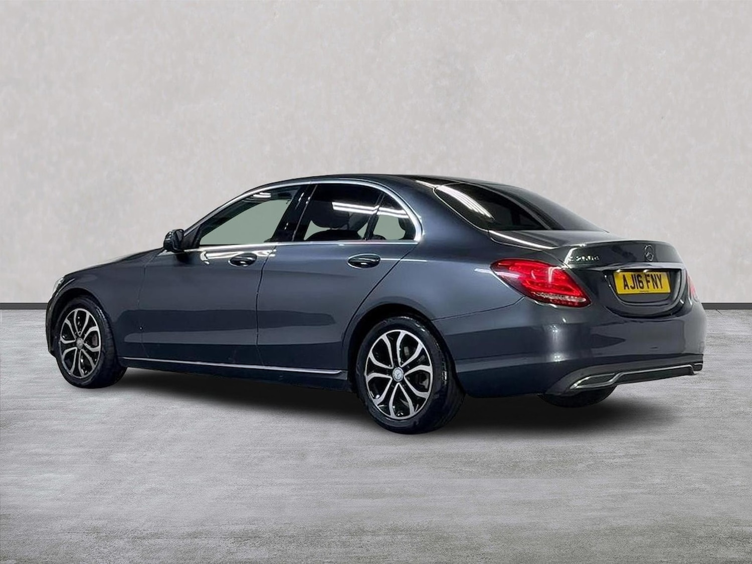 Used Mercedes-Benz C Class 2016 for sale - 78192124: Photo 2