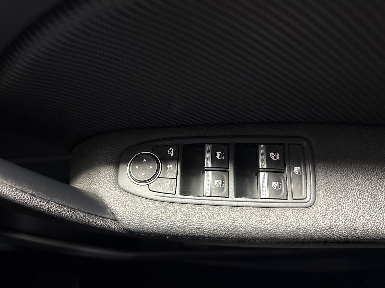 Used Renault Captur 2023 for sale - 76821728: Photo 21