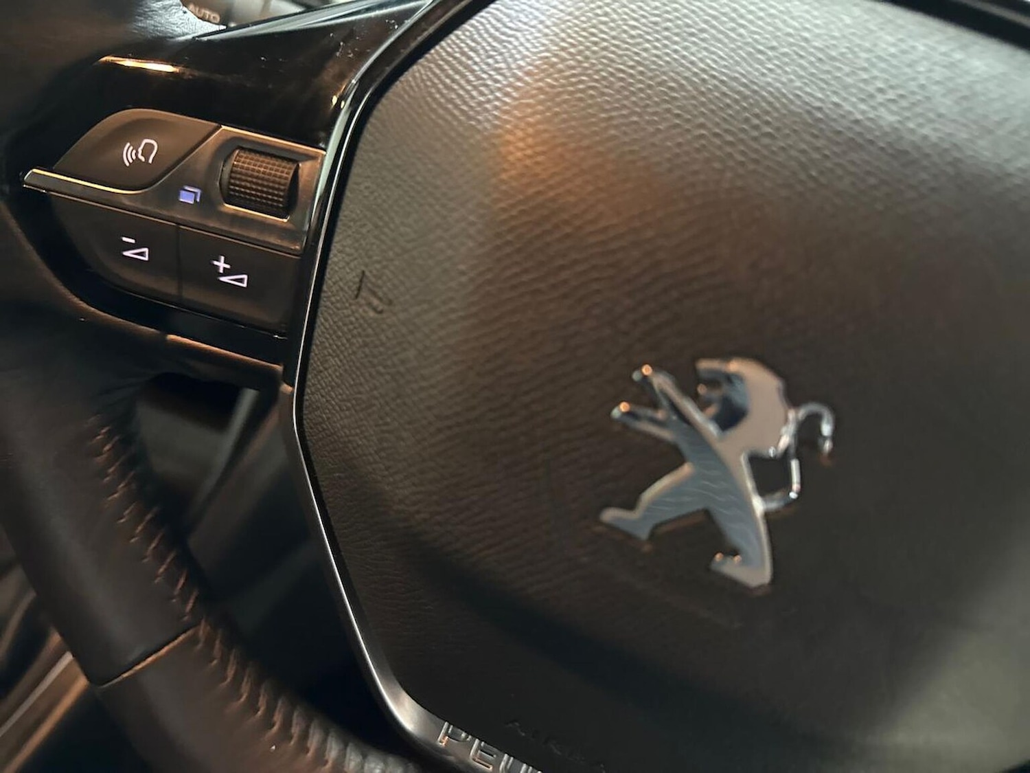 Used Peugeot 2008 2023 for sale - 78026181: Photo 25