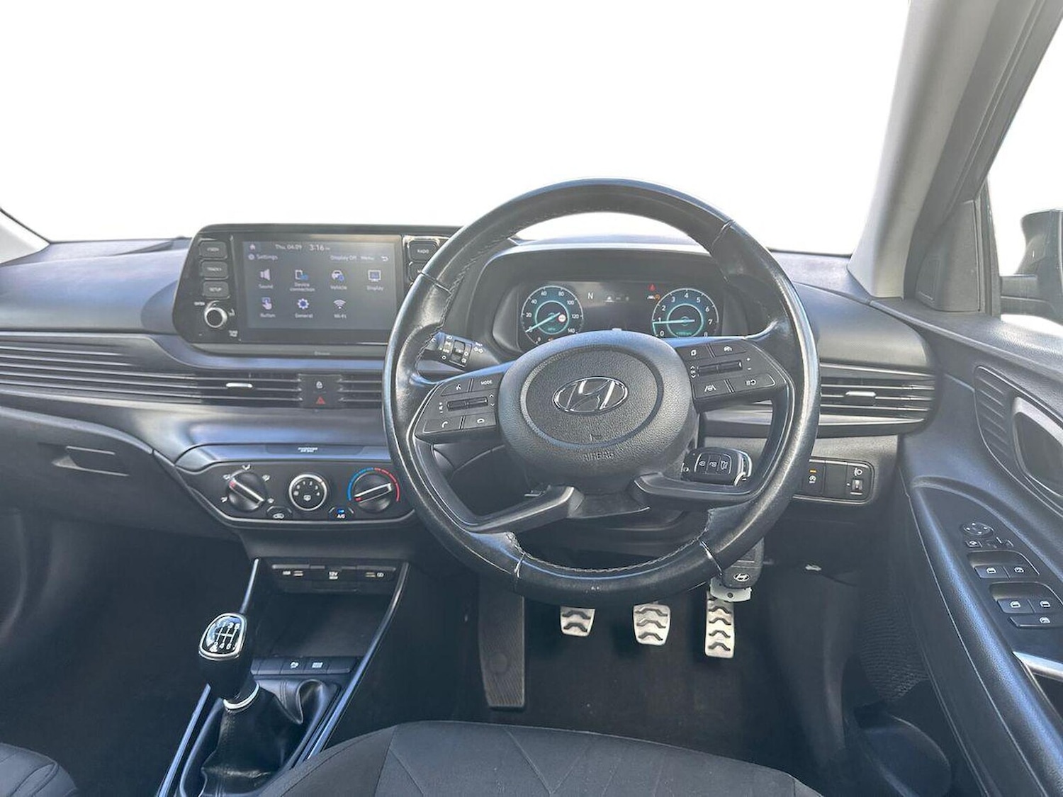 Used Hyundai BAYON 2022 for sale - 76490585: Photo 9