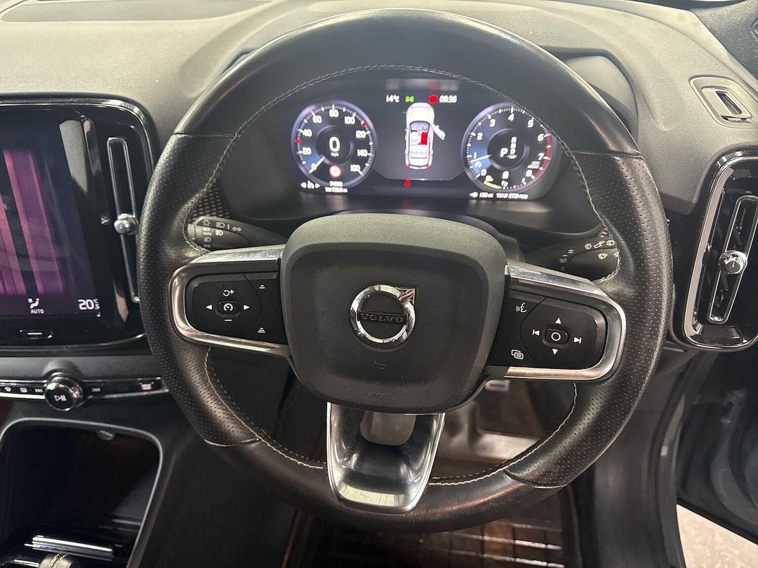 Used Volvo XC40 2021 for sale - 78191546: Photo 9