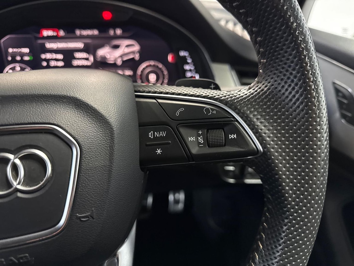 Used Audi Q7 2018 for sale - 76748394: Photo 25