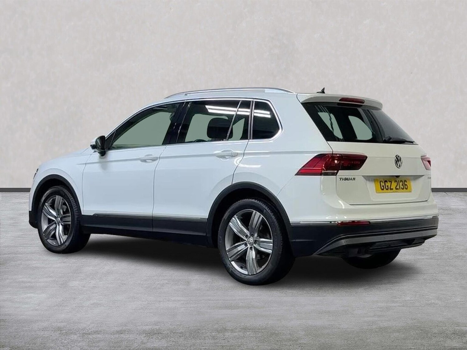 Used Volkswagen Tiguan 2017 for sale - 76837222: Photo 2