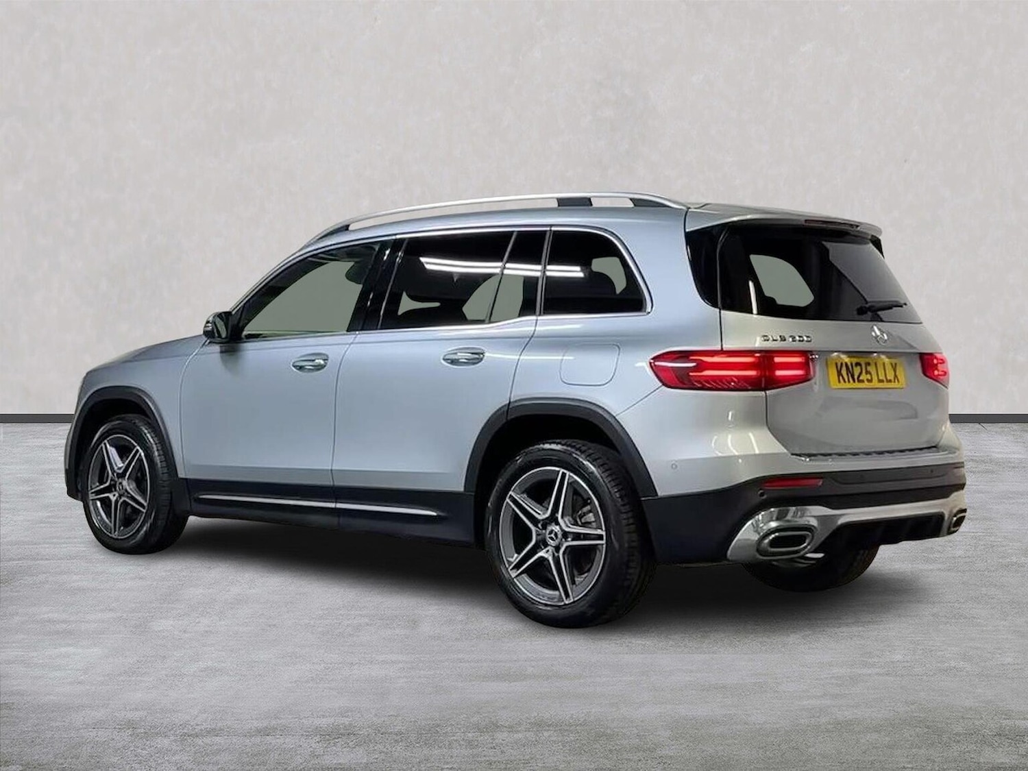 Used Mercedes-Benz GLB 2025 for sale - 76897106: Photo 2