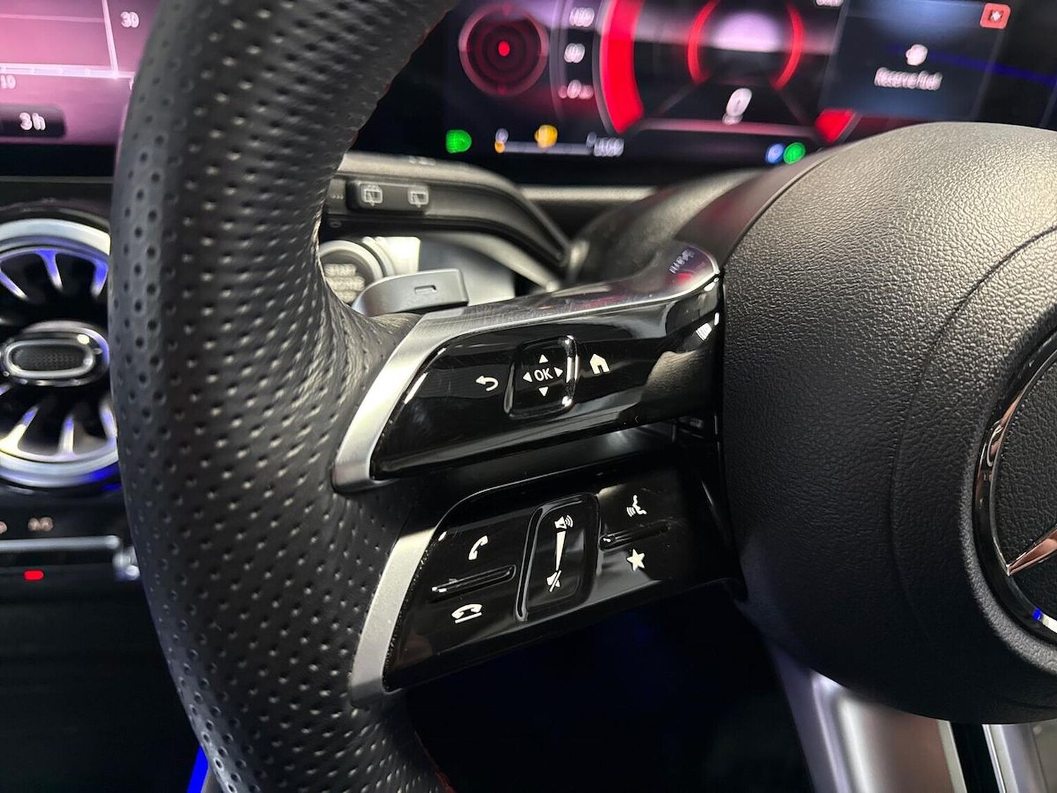 Used Mercedes-Benz GLB 2025 for sale - 76897106: Photo 24