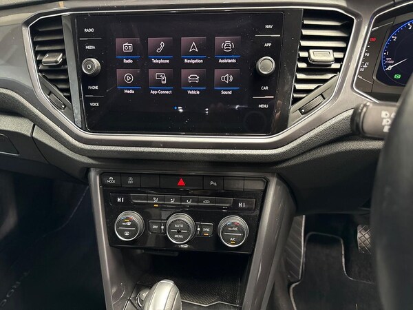 Used Volkswagen T-Roc 2021 for sale - 76127180: Photo 11