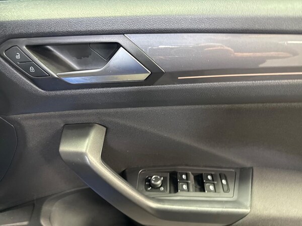 Used Volkswagen T-Roc 2021 for sale - 76127180: Photo 21