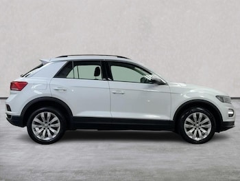 Used Volkswagen T-Roc 2019 for sale - 77789506: Photo