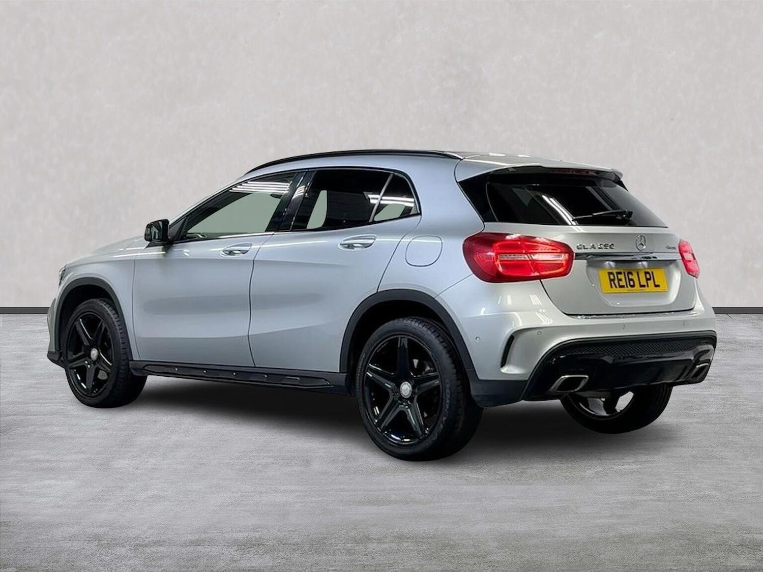 Used Mercedes-Benz GLA 2016 for sale - 76281185: Photo 2