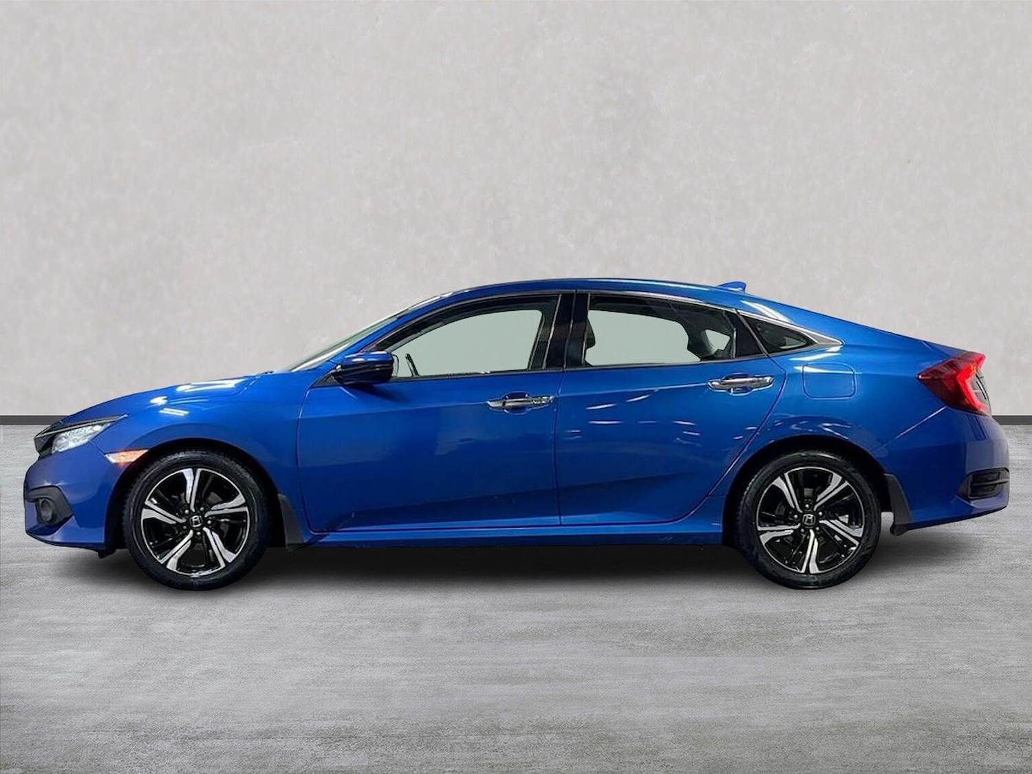 Used Honda Civic 2019 for sale - 76045980: Photo 19