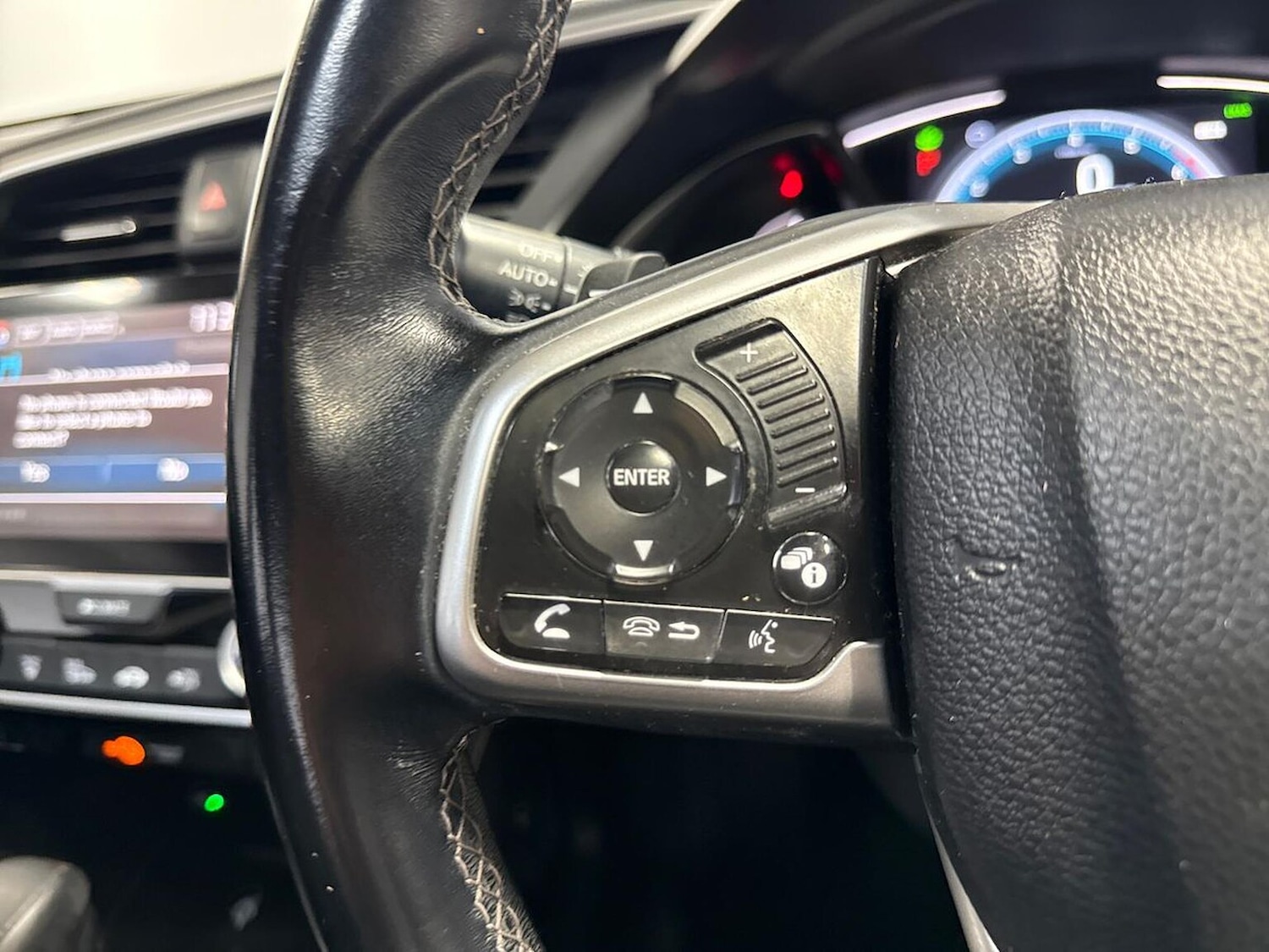 Used Honda Civic 2019 for sale - 76045980: Photo 24