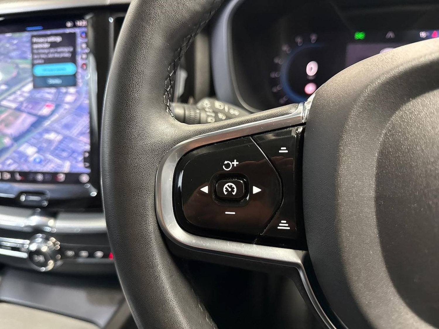 Used Volvo XC60 2023 for sale - 76559730: Photo 24