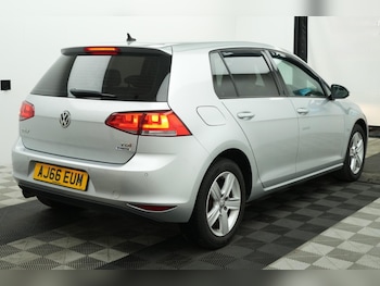 Used Volkswagen Golf 2017 for sale - 79594124: Photo