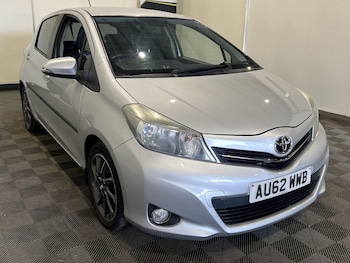 Used Toyota Yaris 2012 for sale - 79606747: Photo