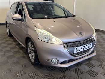 Used Peugeot 208 2013 for sale - 79534181: Photo