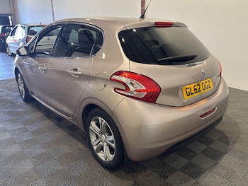 Used Peugeot 208 2013 for sale - 79534181: Photo