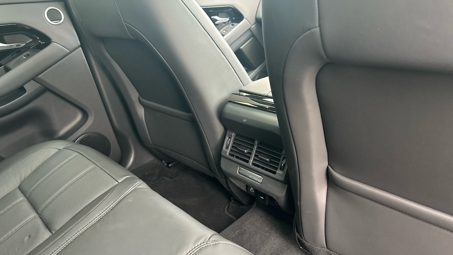 Used Land Rover Range Rover Evoque 2025 for sale - 76712304: Photo 18