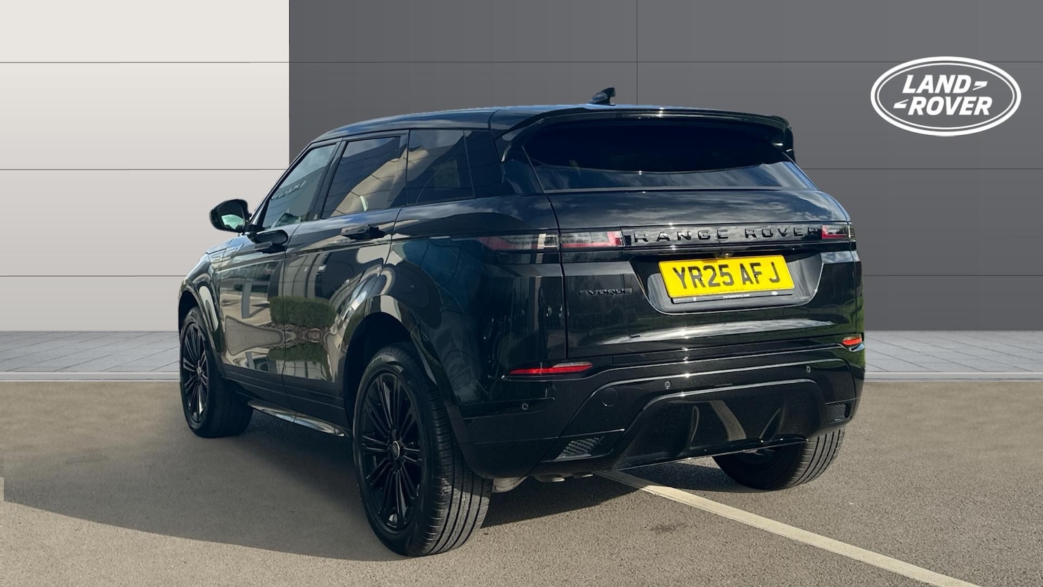 Used Land Rover Range Rover Evoque 2025 for sale - 76712304: Photo 2