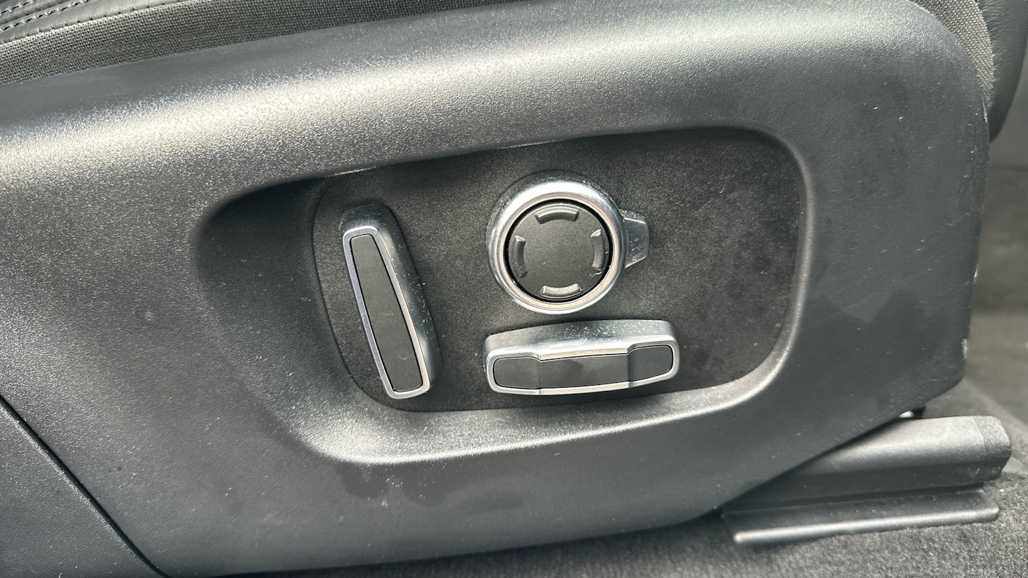 Used Land Rover Range Rover Evoque 2025 for sale - 76712304: Photo 36