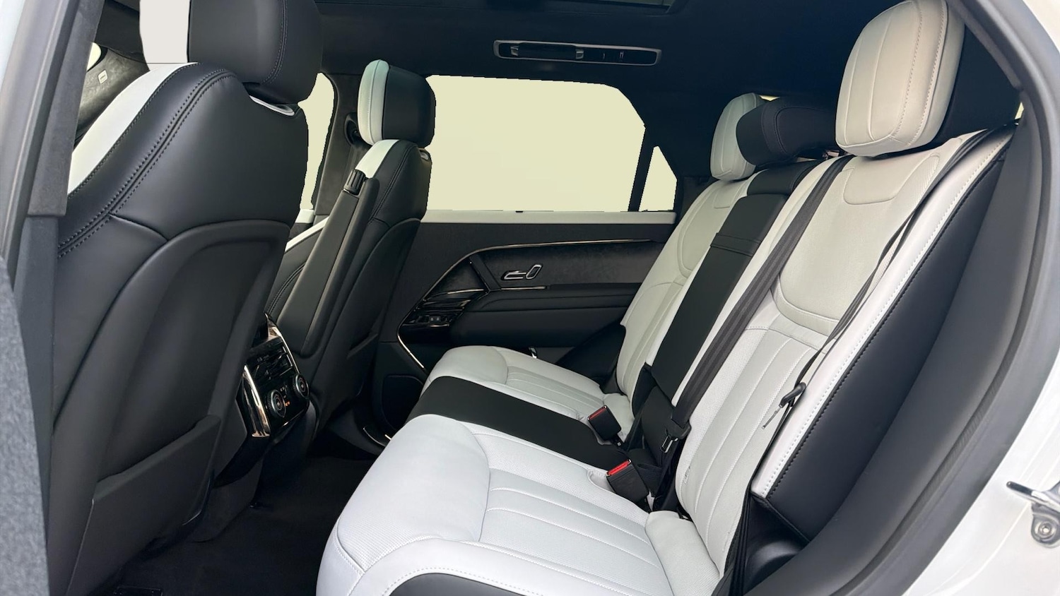 Used Land Rover Range Rover Sport 2025 for sale - 77032766: Photo 4