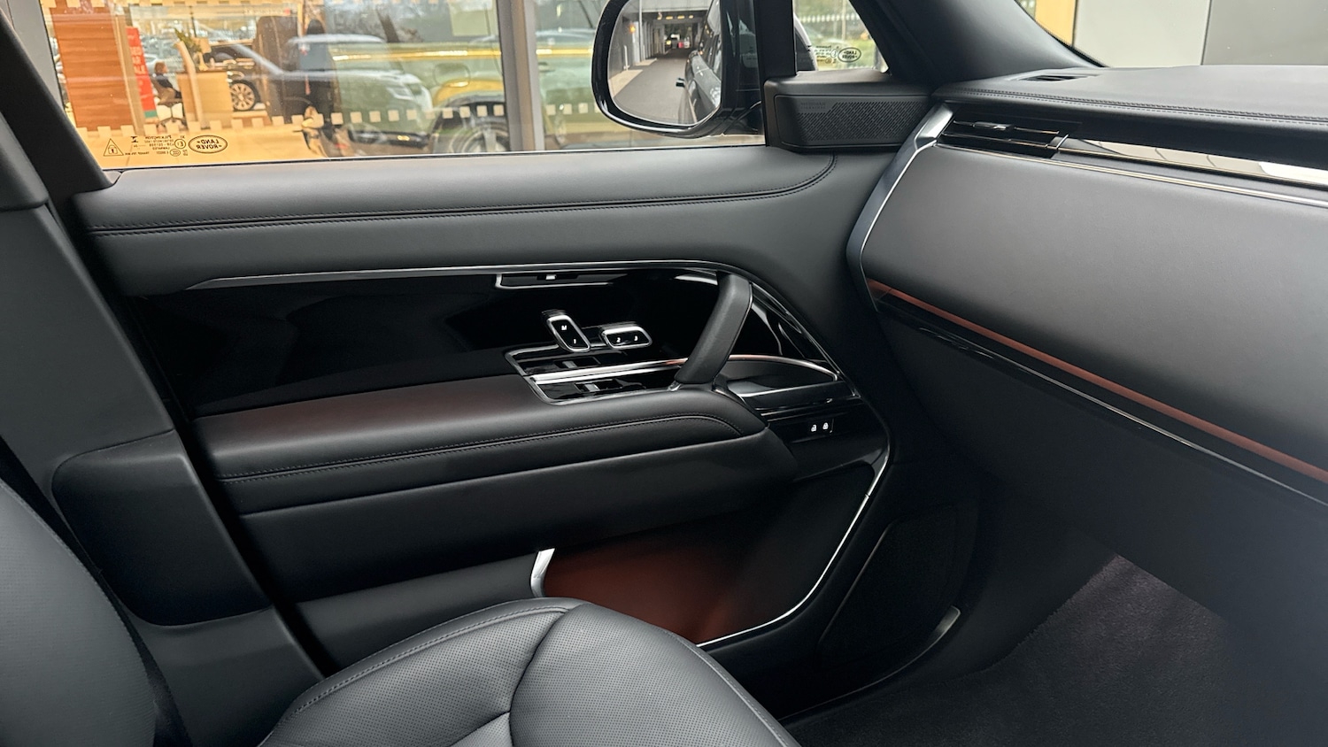 Used Land Rover Range Rover 2024 for sale - 76566197: Photo 34