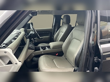 Used Land Rover Defender 2024 for sale - 77567588: Photo