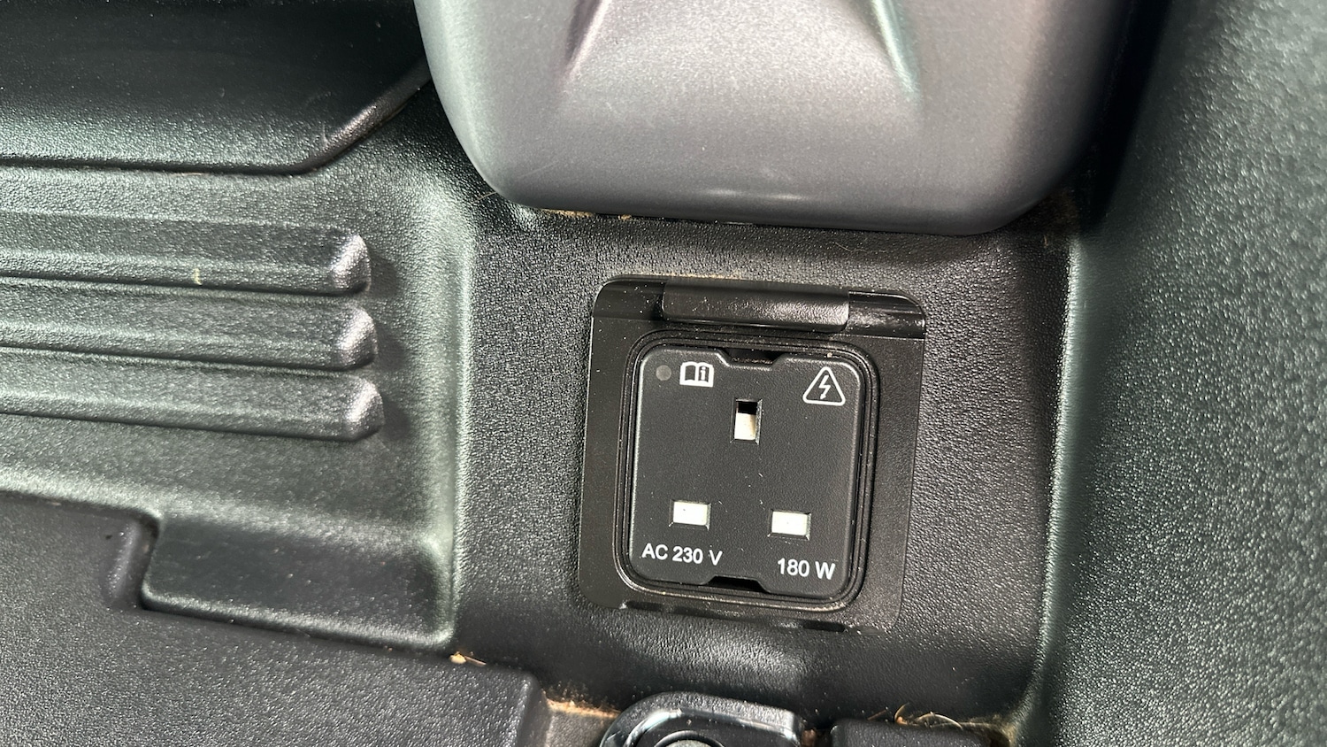 Used Land Rover Defender 2020 for sale - 77521914: Photo 21