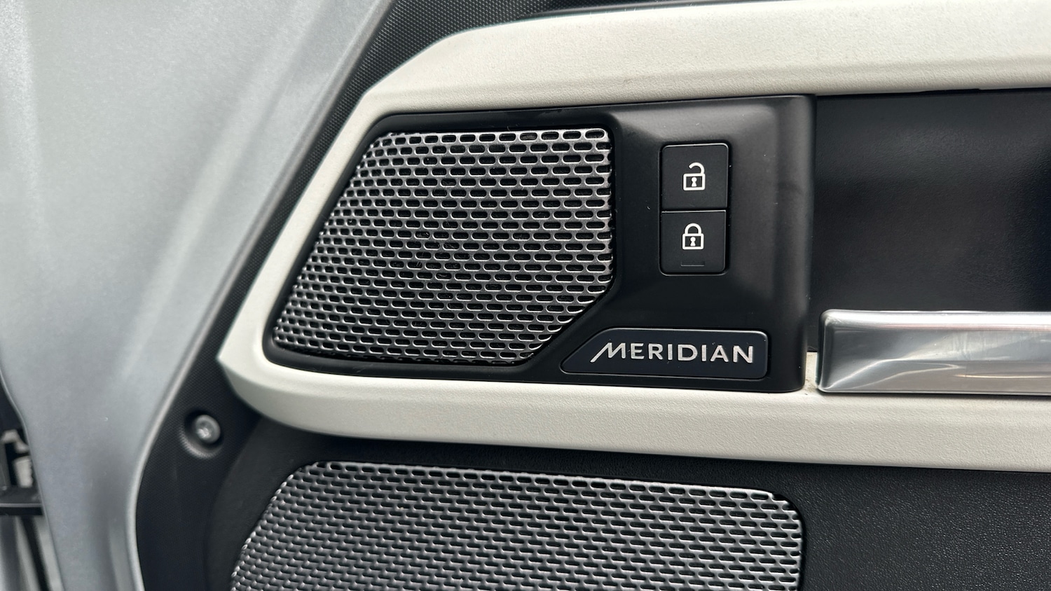 Used Land Rover Defender 2020 for sale - 77521914: Photo 24