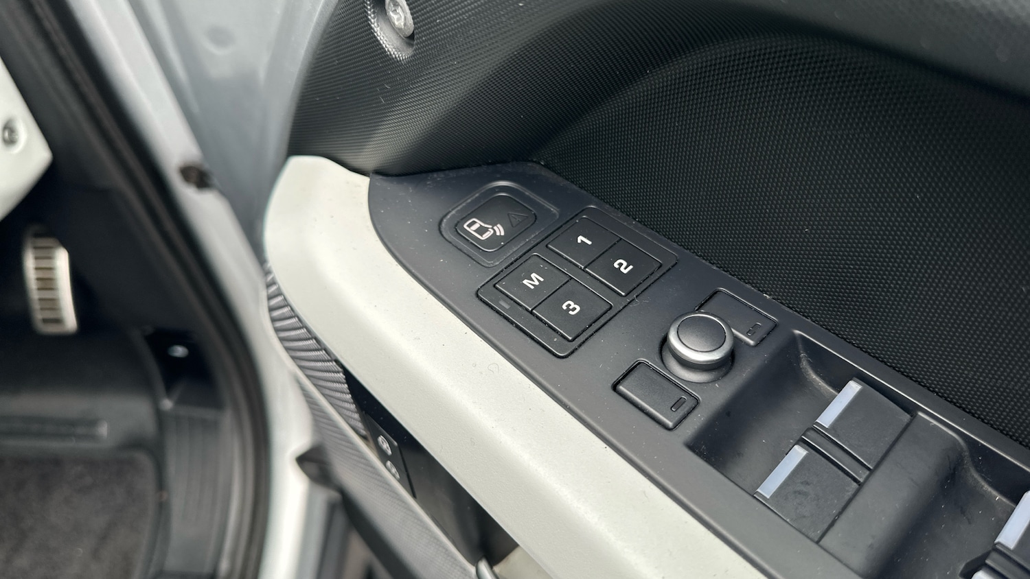 Used Land Rover Defender 2020 for sale - 77521914: Photo 25