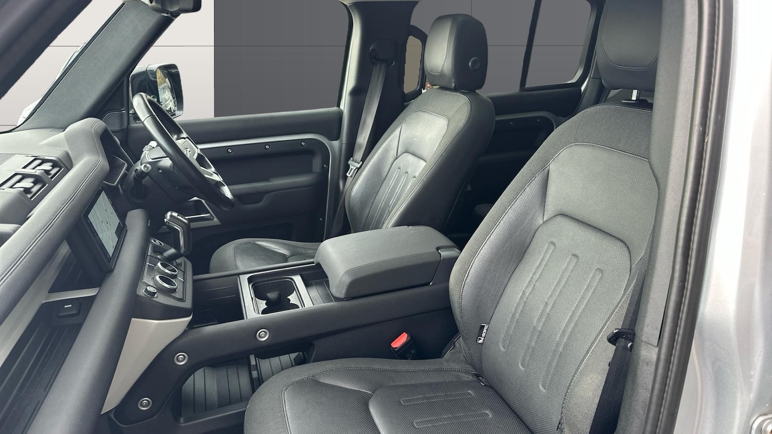 Used Land Rover Defender 2020 for sale - 77521914: Photo 3