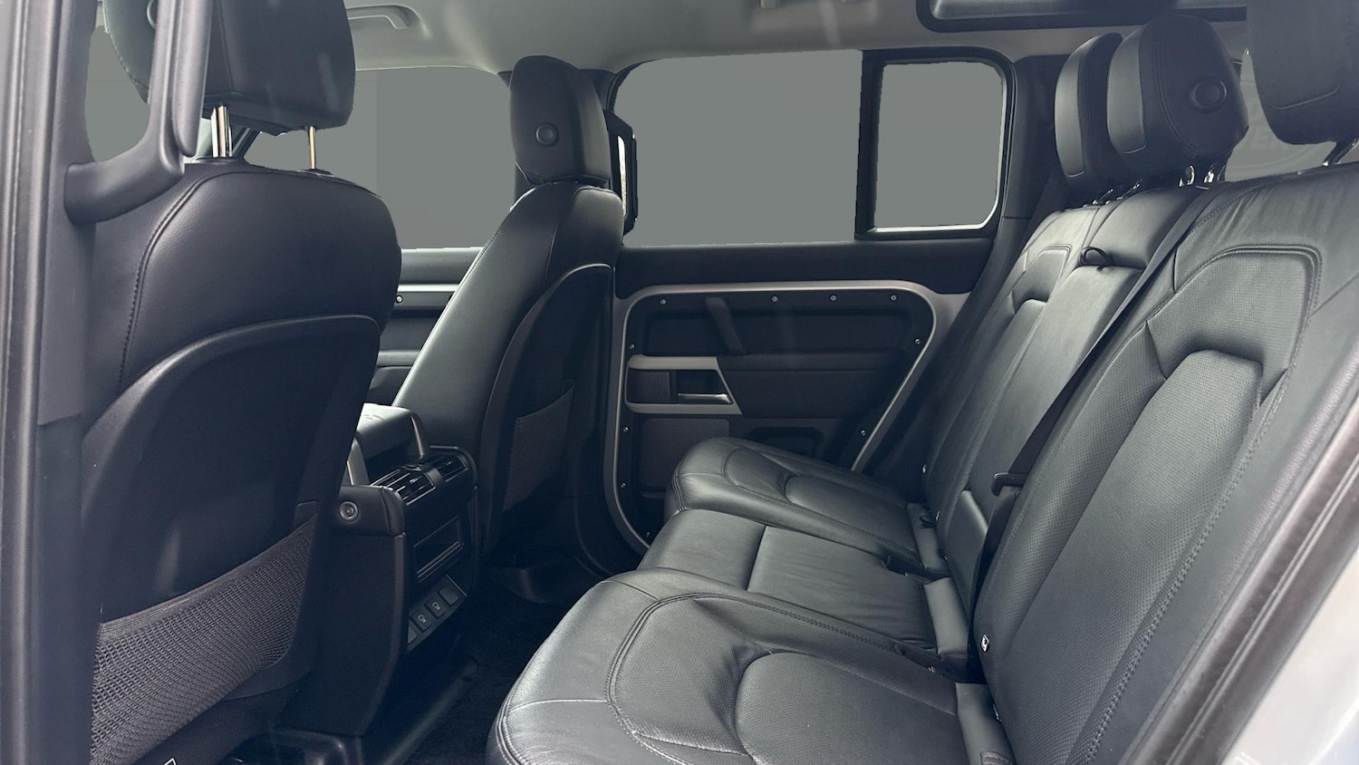 Used Land Rover Defender 2024 for sale - 77431594: Photo 4