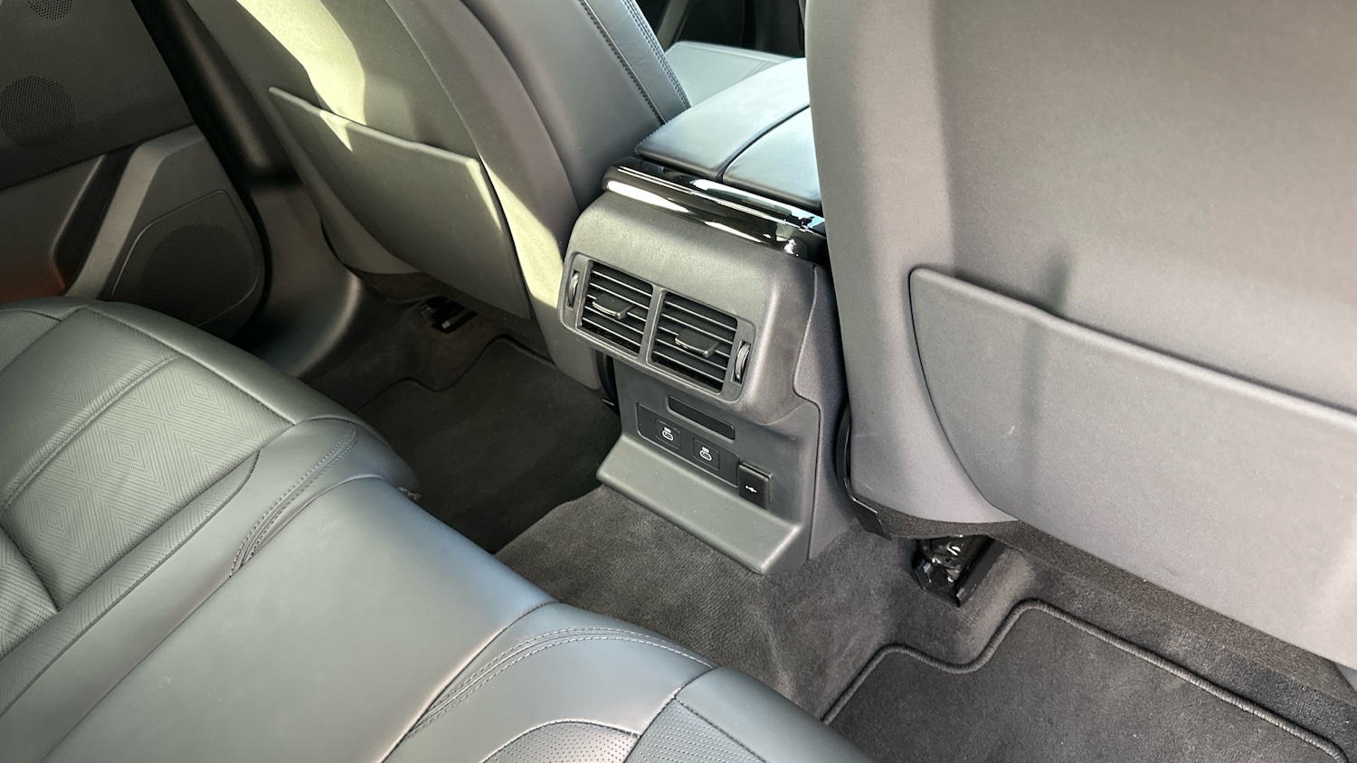 Used Land Rover Range Rover Velar 2024 for sale - 76332706: Photo 18