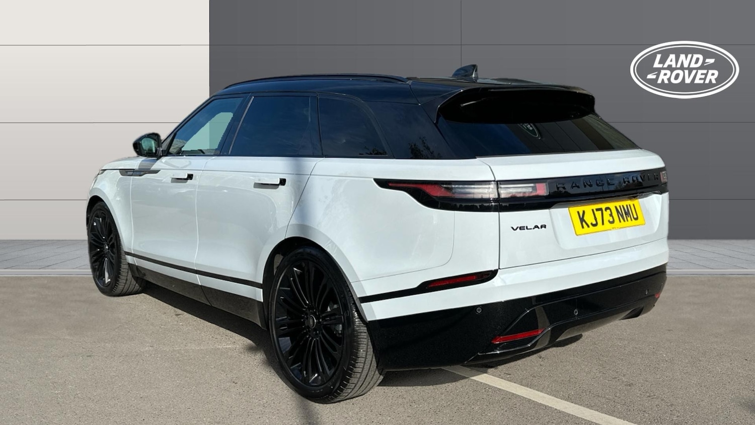 Used Land Rover Range Rover Velar 2024 for sale - 76332706: Photo 2