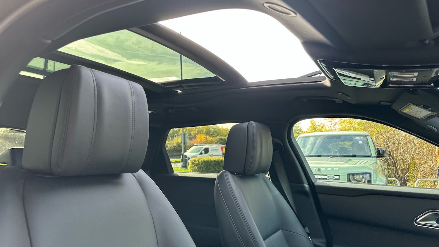 Used Land Rover Range Rover Velar 2024 for sale - 76332706: Photo 30