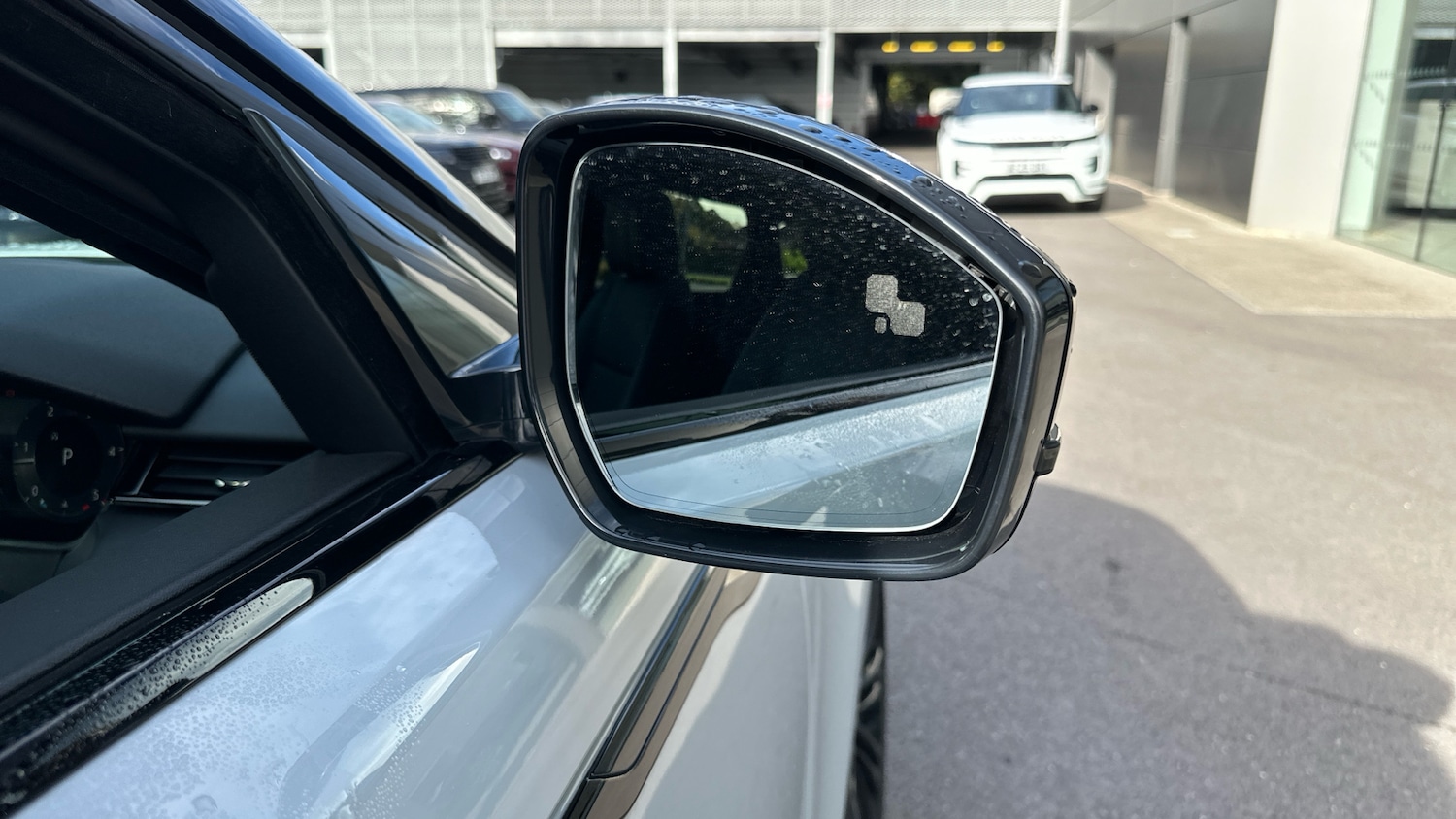 Used Land Rover Range Rover Velar 2024 for sale - 76332706: Photo 37