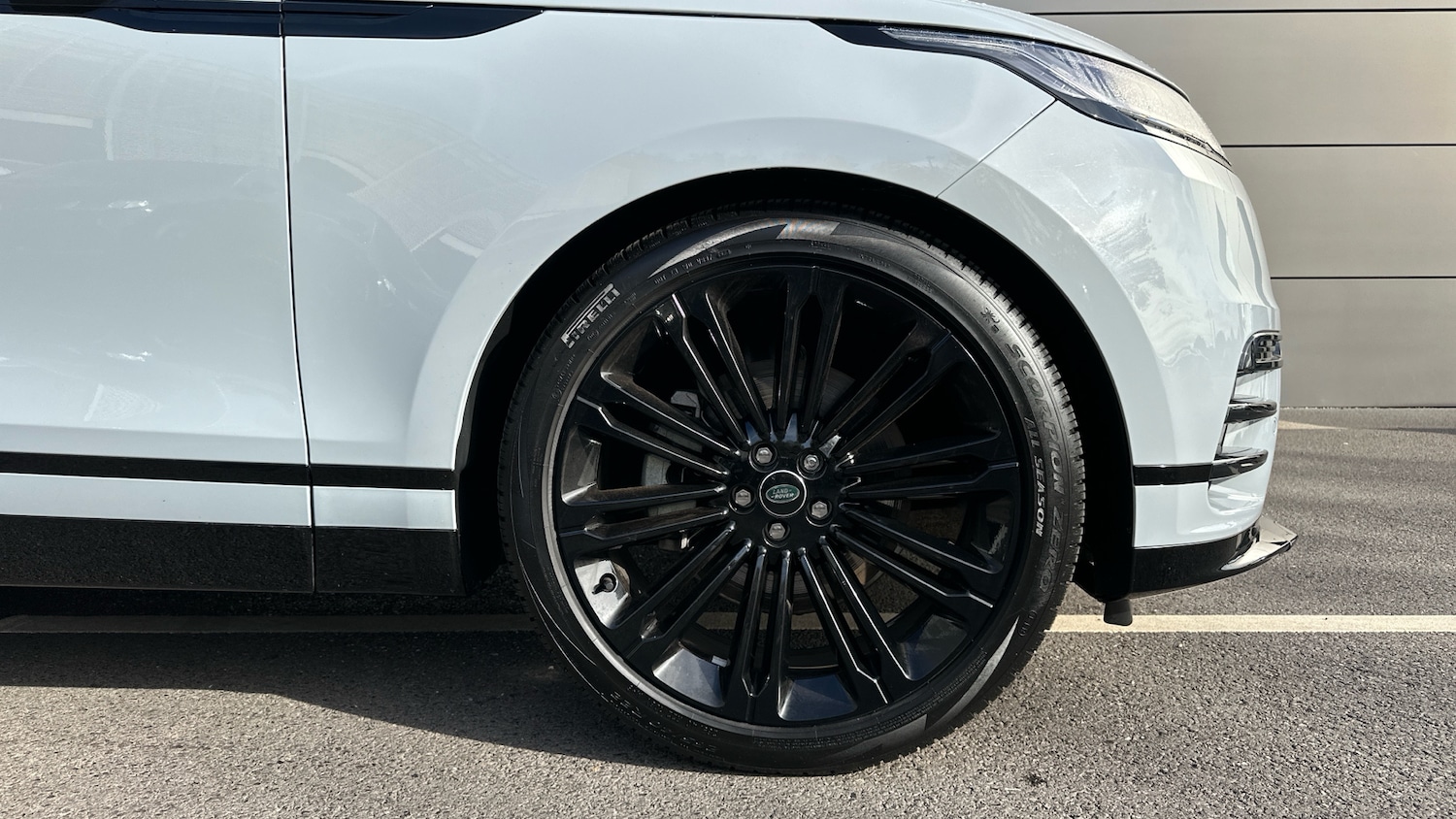 Used Land Rover Range Rover Velar 2024 for sale - 76332706: Photo 8