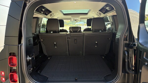 Used Land Rover Defender 2024 for sale - 76046912: Photo 10