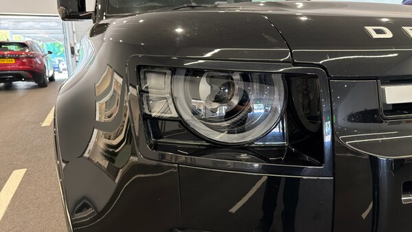 Used Land Rover Defender 2024 for sale - 76046912: Photo 17